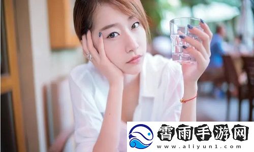 父母儿女合家狂：家庭团聚背后的深层情感纽带与现代家庭关系的微妙变化。