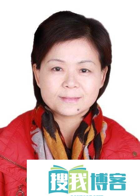 老于淑荣划船至河中央