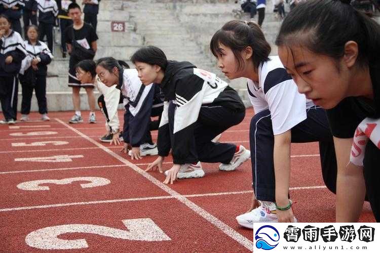 yn-荡校园运动会最火的一句-跑道是我家-垃圾随便扔