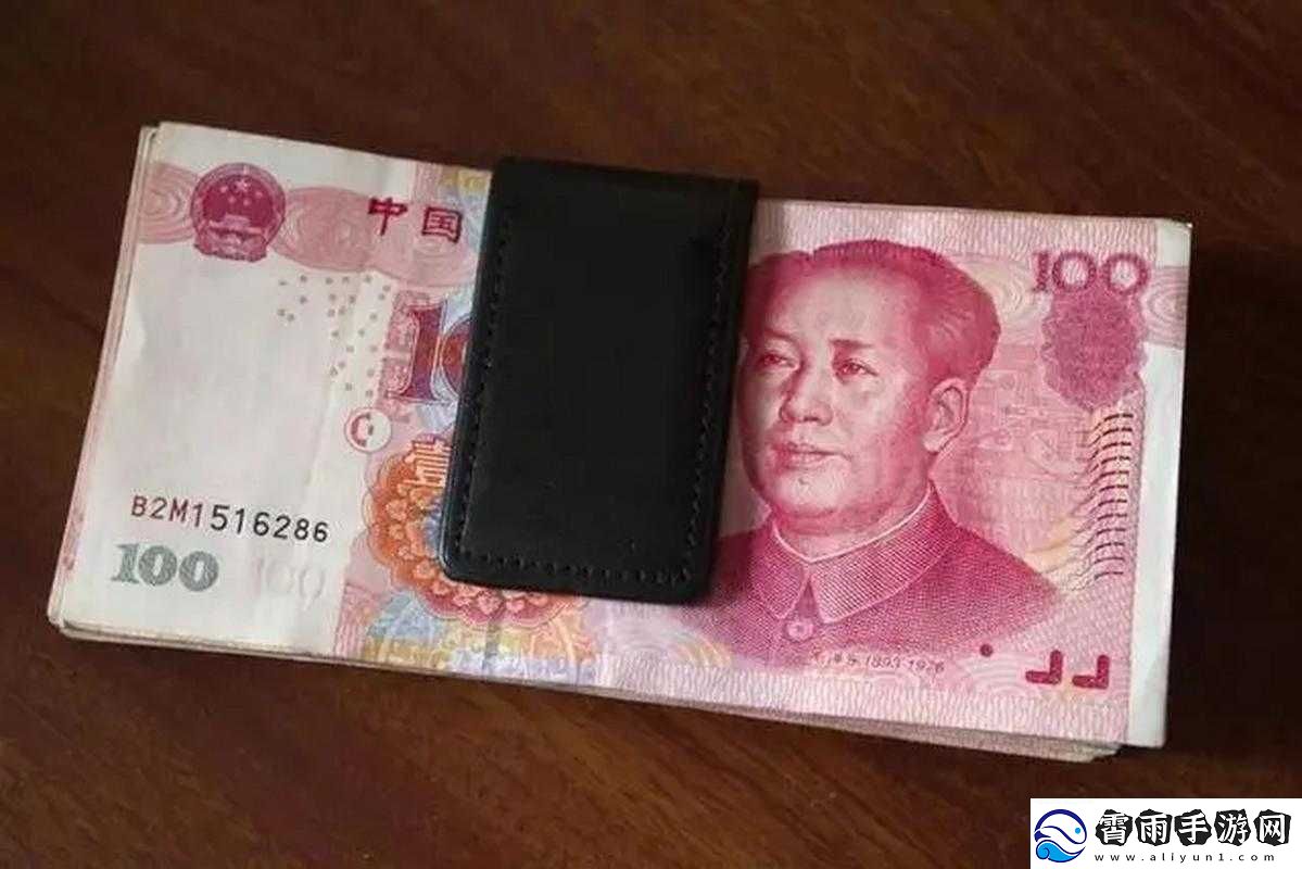 赵丽雅正搭公交车准备回家啦