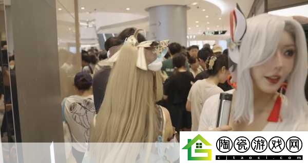 跨界盛宴-原神携手法国娇兰成都打造梦幻联动漫展体验！
