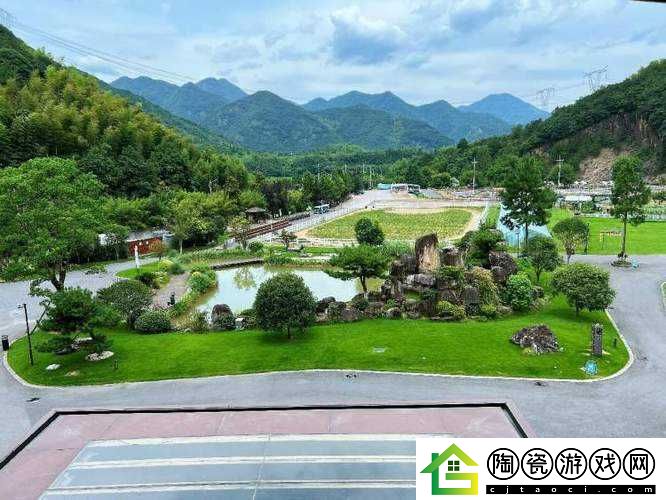 大手向下游走至芳草地的奇妙之旅
