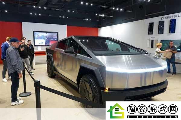 游戏界跨界盛事！特斯拉Cybertruck电动皮卡震撼交付