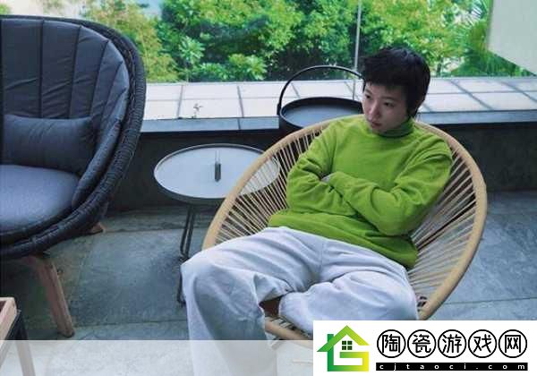窦靖童疑似出柜引热议-娱乐圈真假同性恋大揭秘！手游玩家视角下的另类八卦
