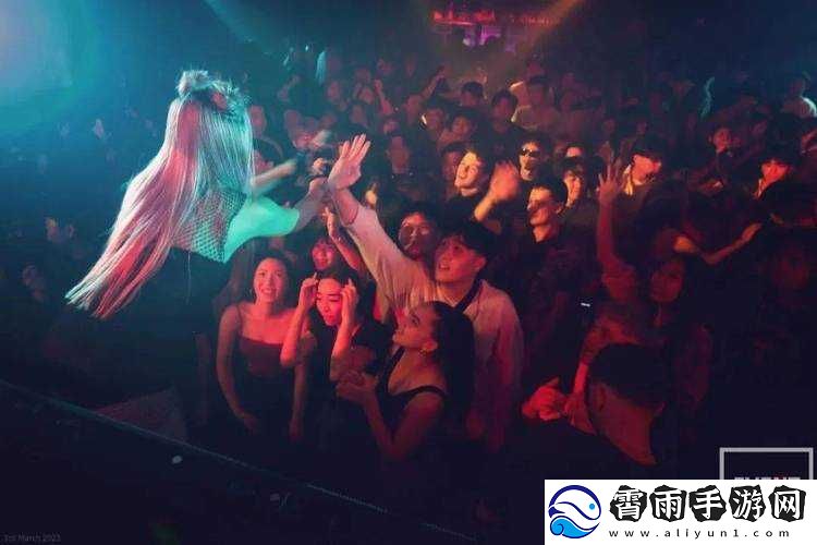仙蹦迪图分享高清版抖音仙狂欢舞蹈图