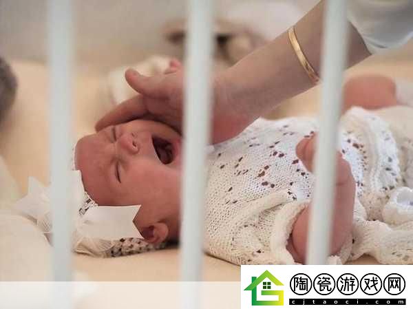 被抱起来撞到哭的缓解方法
