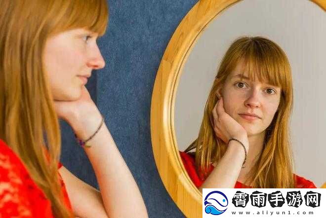 抬头看镜子里的接合