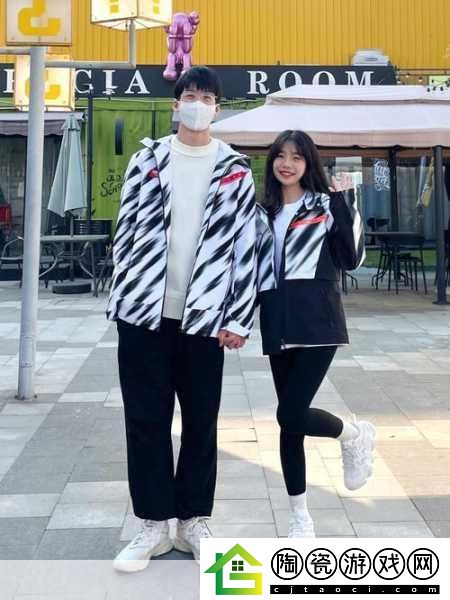 情侣晚上做运动的时候穿什么衣服破解即将无限制