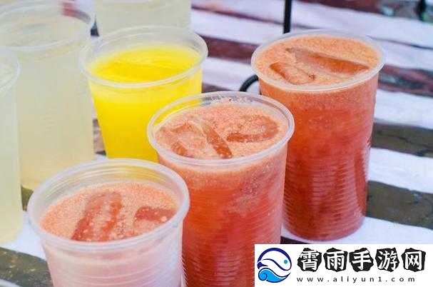 草莓丝瓜芭乐鸭脖奶茶