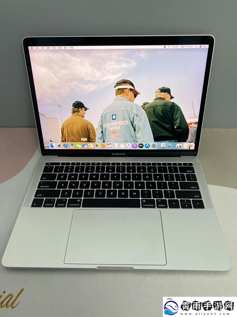 17macbookpro13-炒作风潮下的科技笑话