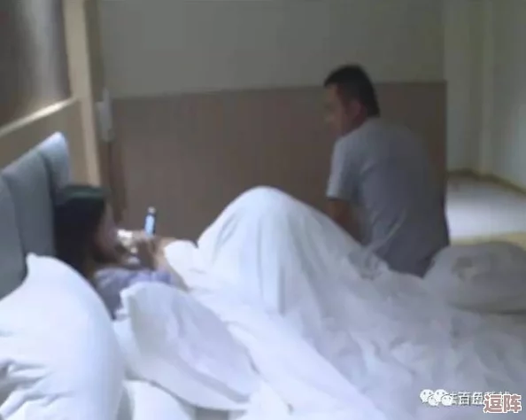 旱厕盗摄大屁股