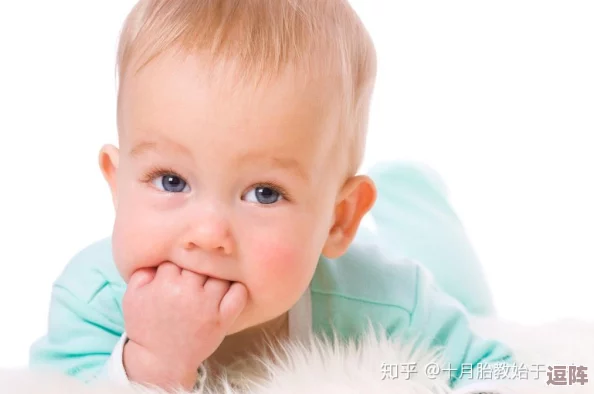 胡桃流口水翻白眼咬铁球是**病
