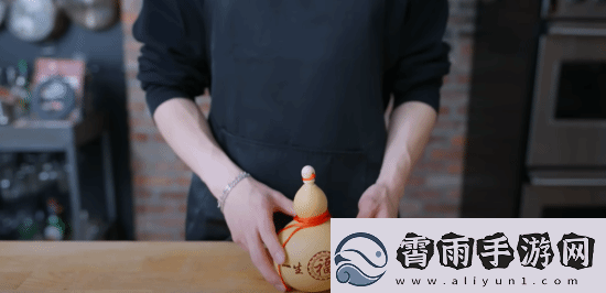 老外参照黑神话：悟空中的丹方在现实中炼药引热议：哥们你敢真吃啊