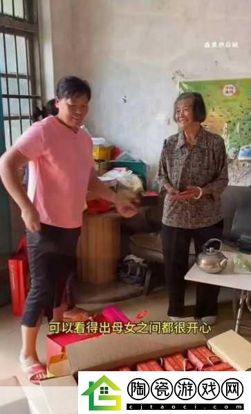妈妈女儿齐上阵的共做月饼话亲情