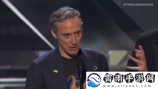 机器人获奖感言向老任致敬遭讥讽